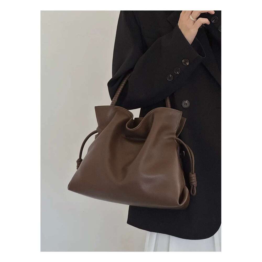 Women's New Spring Summer Crossbody Bag Single Shoulder Casual Versatile Fashion Household Leather Handbag Medium Size
