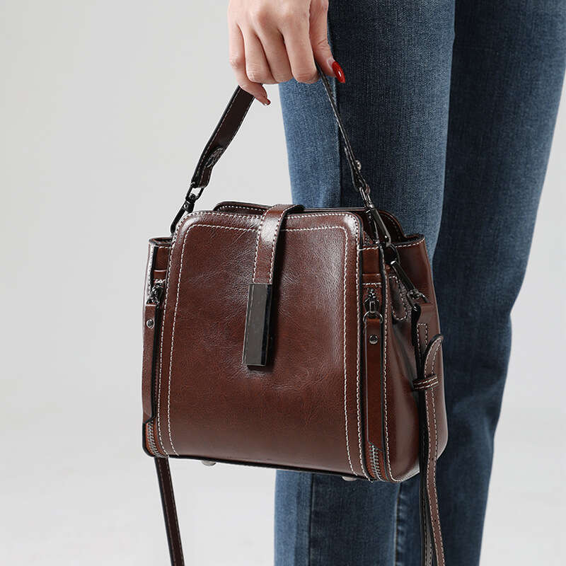 Fashion crossbody women's 2025 retro shoulder bag, high-end commuting handbag, new casual versatile fashion