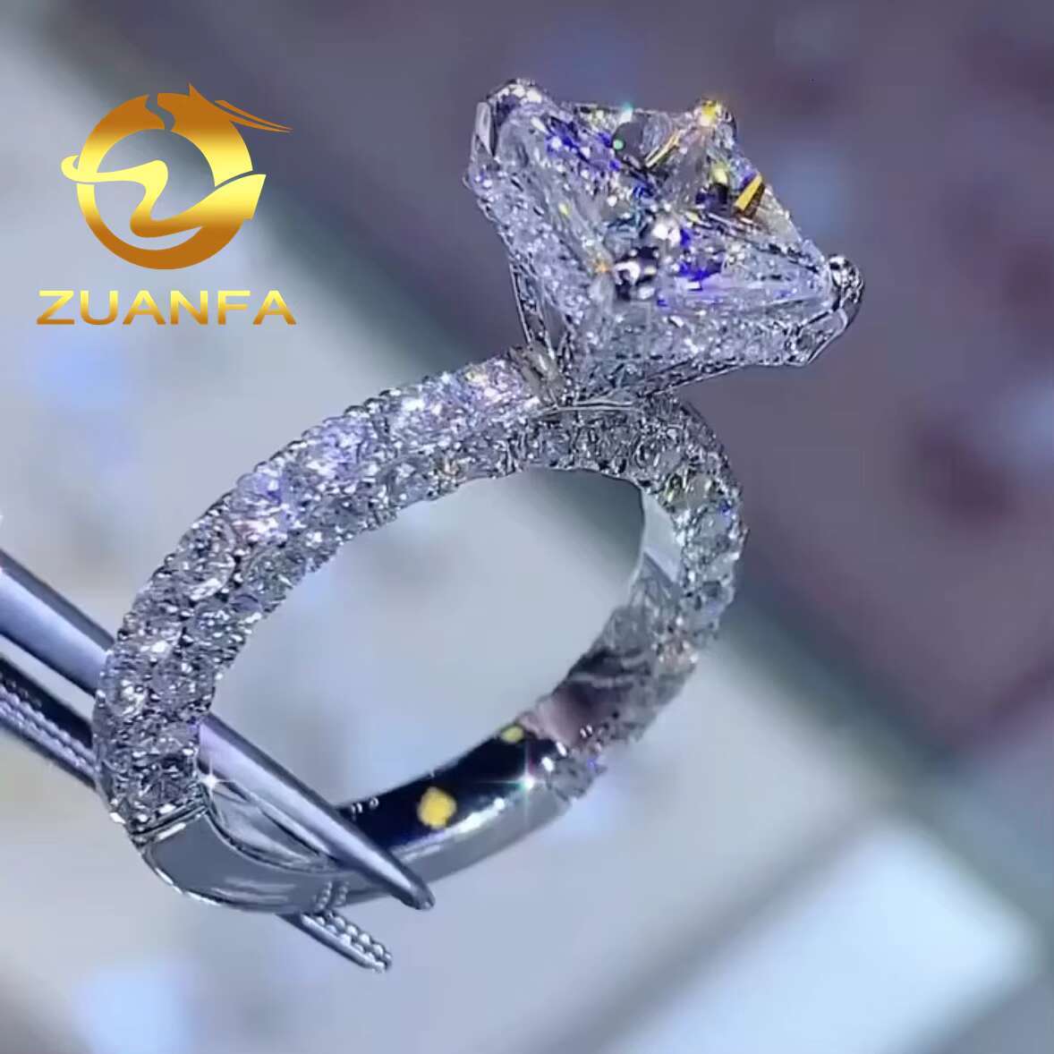Delicate Women Ring Jewelry VVS White Gold Moissanite Diamond Ring GRA Certificate Engagement Rings Moissanite Ice Out