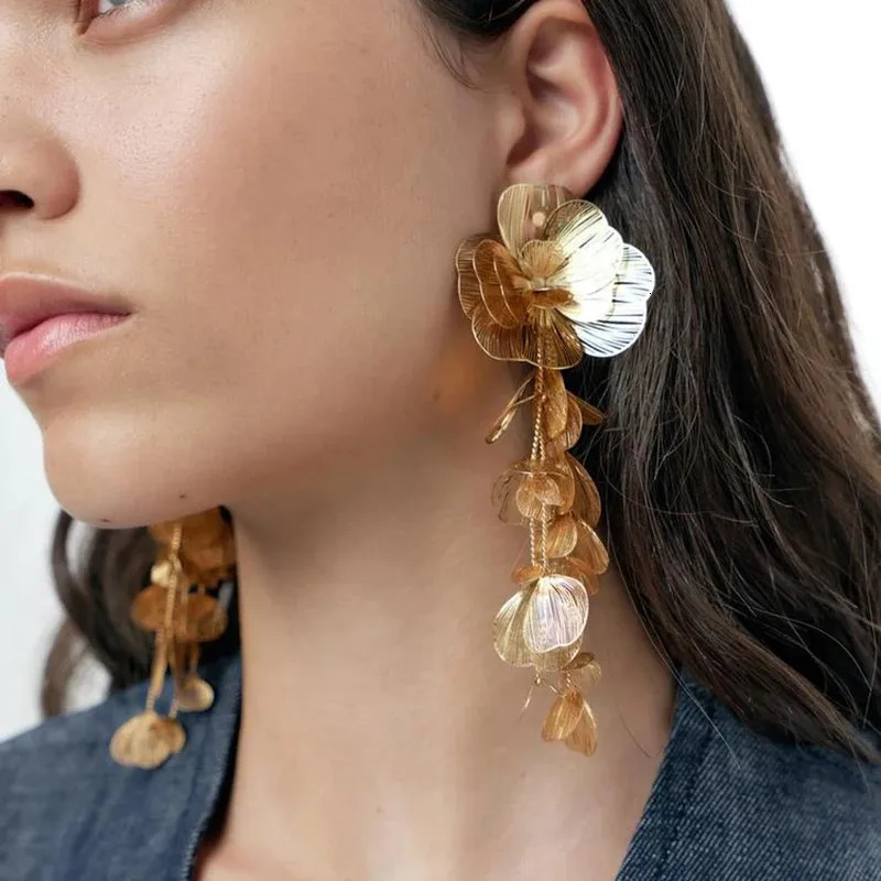Lady Vintage Alloy Hollow Flower Tassel Drop Earrings - Fun and Unique Perfect for Elegant and Chic Fashion Styles 250513