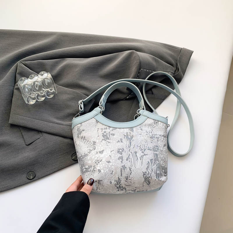 New New Free Delivery Luxury Bag Designer Bag Chinese Style Handbag For Women In The Spring Of Featuring Silk Embroidery And A Highend Single Shoulder