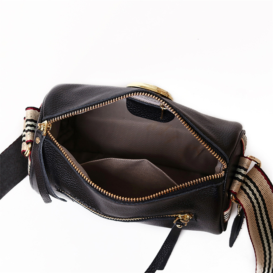 Top Quality And High-quality New Free Designer Bag 2025 New Minimalist Women's Large Capacity Sloping Shoulder Cowhide Soft Leather Small Square 
