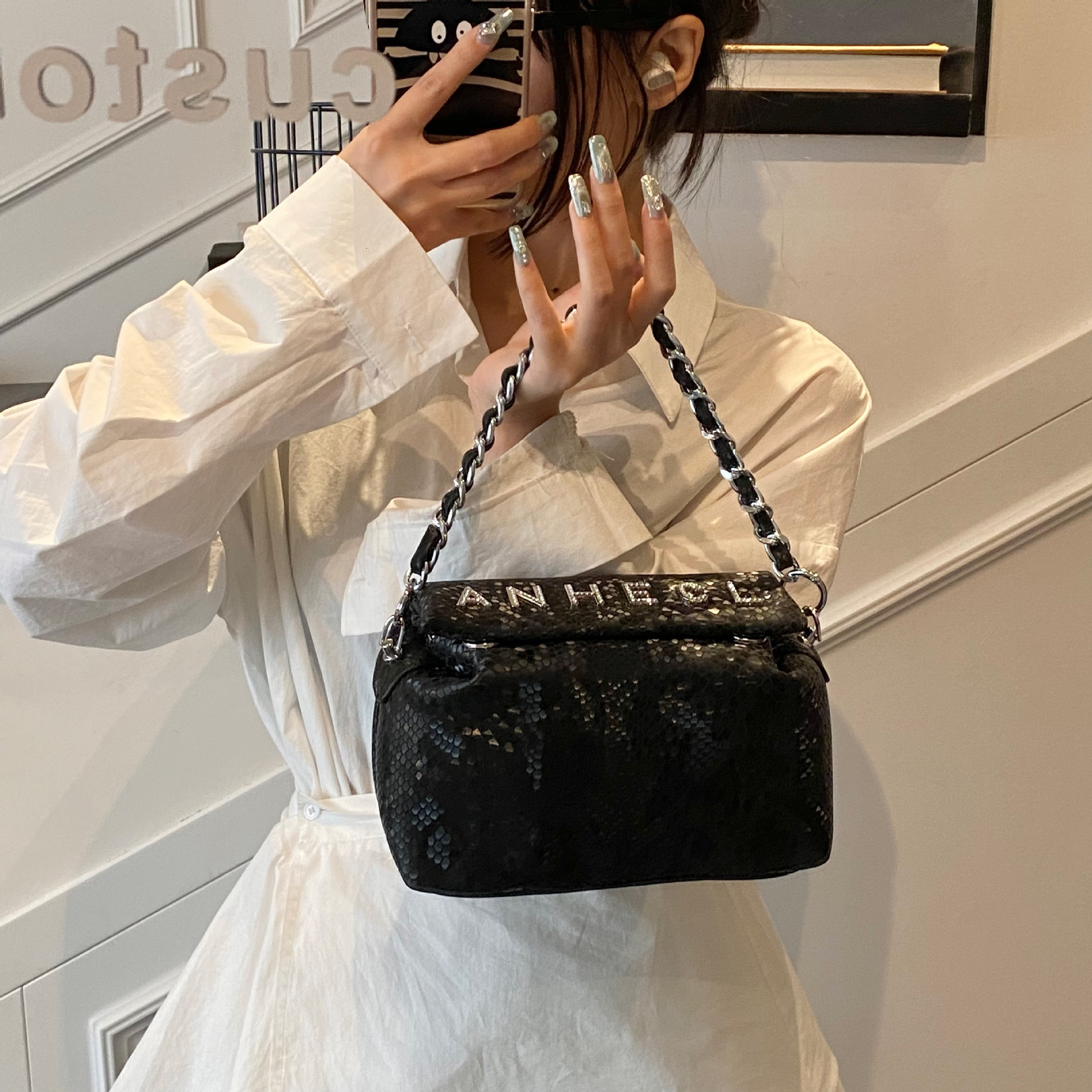 Designer Pack Women S Snake Patterned Chain Women S New Magnetic Buckle Letter Pillow Bag Summer Single Shoulder Crossbody Bag Free Shipping