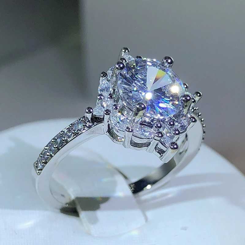 925 Silver Luxury Female Snowflake Ring Fashion Silver Color Crystal Zircon Stone Ring Vintage Wedding Rings For WomenXJ250514