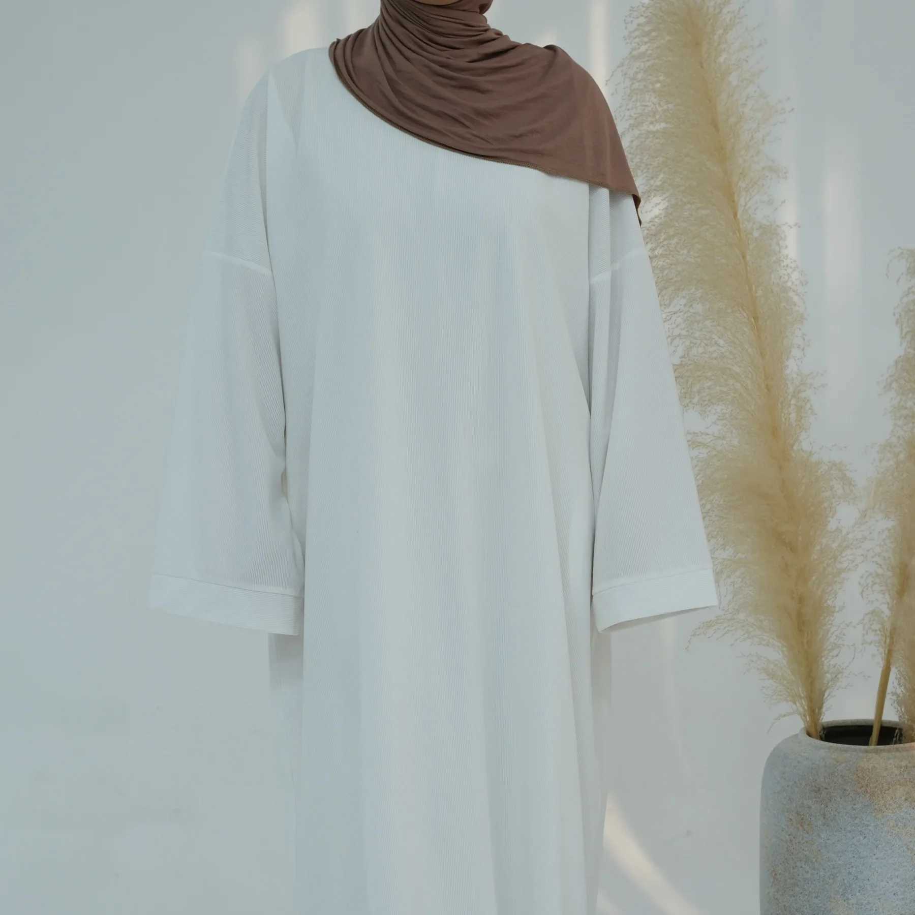 2024 Winter Dubai Women Corduroy Abaya Dress Ramadan Eid Arabic Modest Muslim Clothing Islam Party Jalabiya Fashion Turkey Robe X250514