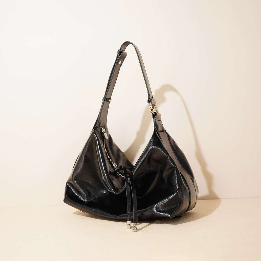 2025 New Oil Wax Leather Tote Bag Niche Design Trend Large Capacity High-End Feeling Single Shoulder Crossbody Bag For Women