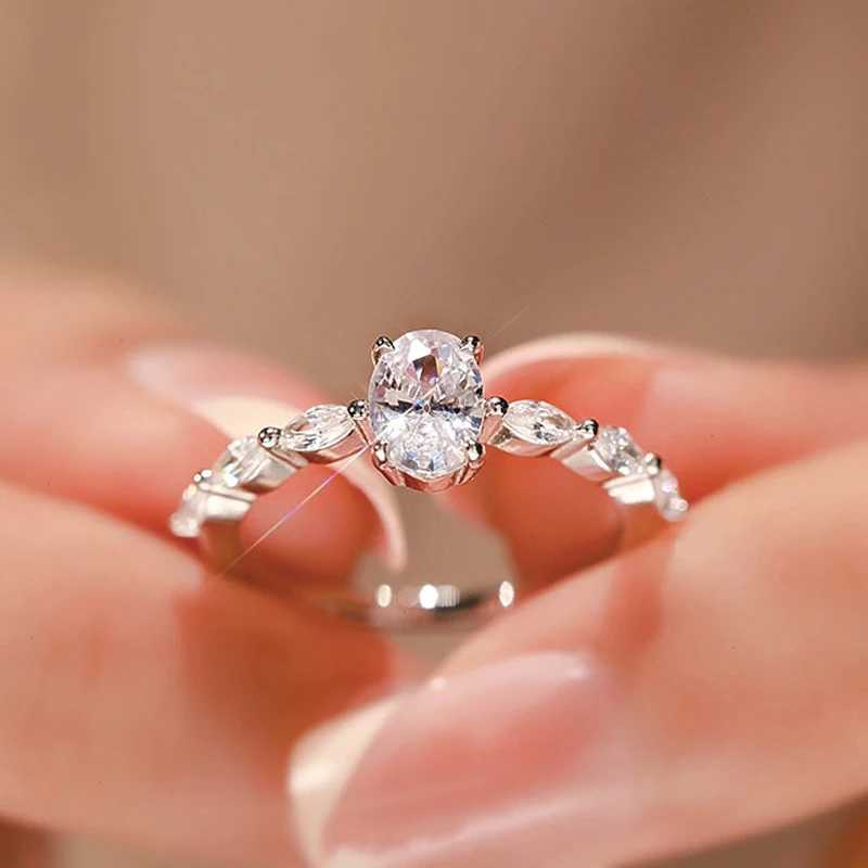 New 925 Silver Color Oval Ring Women Exquisite Fashion Metal Inlaid AAA Zircon Stones Wedding Ring Engagement Fine JewelryXJ250514