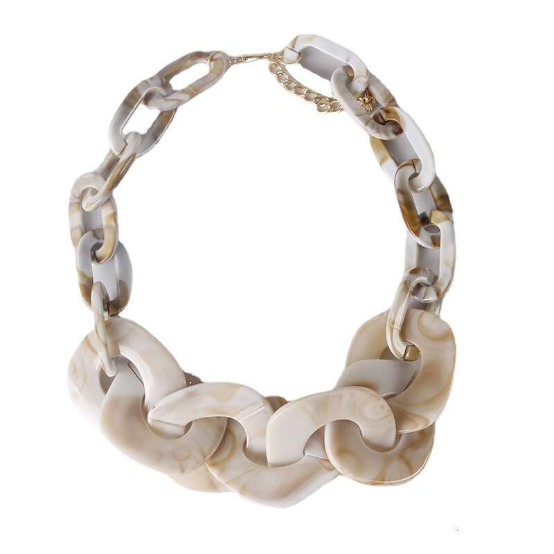 Exaggerated versatile short piece collarbone chain women's acrylic necklace high-end accessory