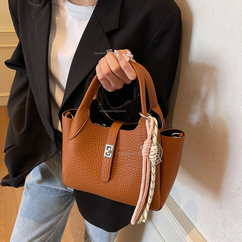Ladies' Shoulder Bag Bucket Bag 2025 Free Shipping Designer Bags High-end Fashion Casual Crossbody Bag Large Capacity Trendy Shopping Bag