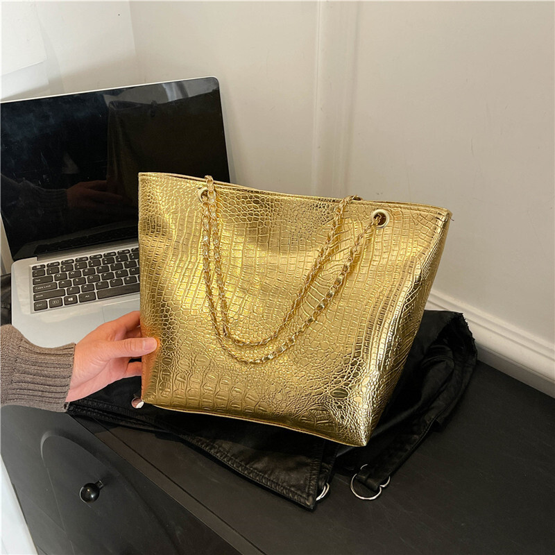 Personalized Fashion This Year's Trendy Handbag New Free Delivery Designer Bag 2025 New Style Fashionable And Atmospheric Commuter Underarm Singl