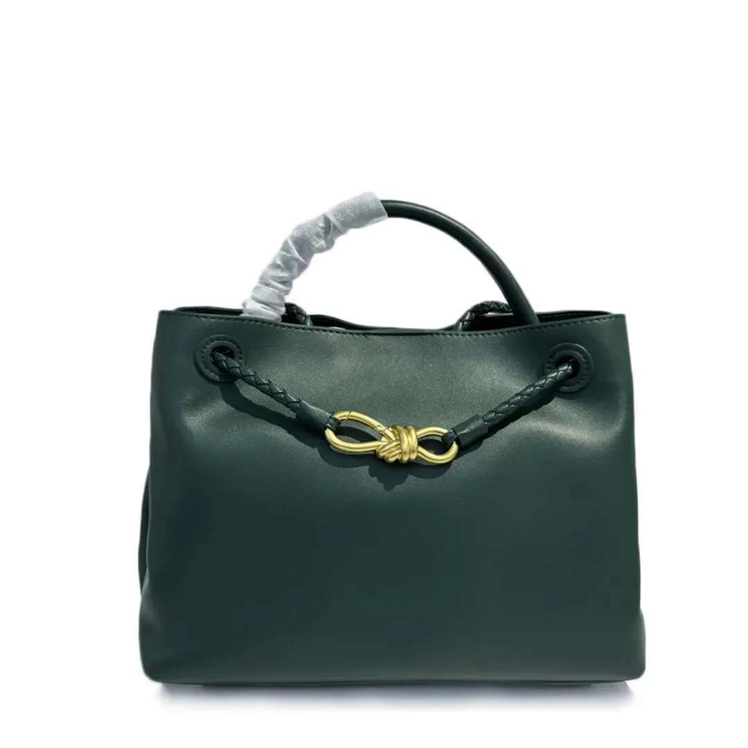 2024 Autumn/Winter New Large Capacity Women's Crossbody Flat Surface Genuine Leather Shoulder Bag Metal Buckle Handbag