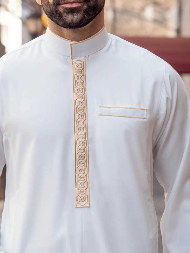 Luxury mens Islam Muslim Arab mens robe long sleeve embroidered stand collar Arab men thobe X250514