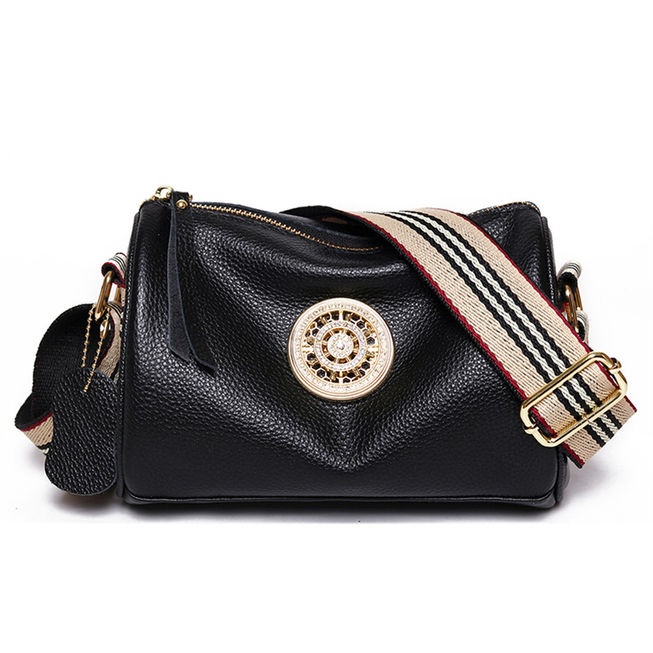 Top Quality And High-quality New Free Designer Bag 2025 New Minimalist Women's Large Capacity Sloping Shoulder Cowhide Soft Leather Small Square 