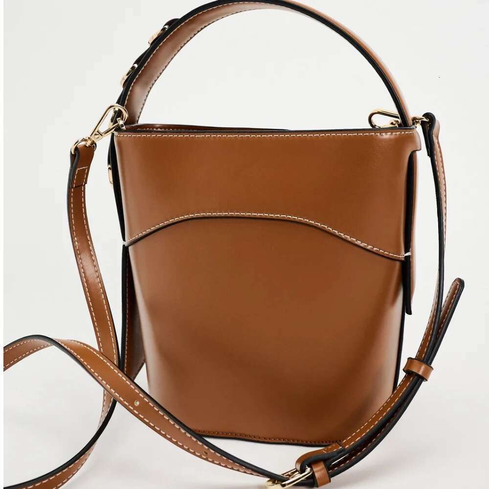 Hot Selling New Hand-Held Small Square Fashionable Handbag, Commuting Shoulder Crossbody Bag, Textured Women's Bag