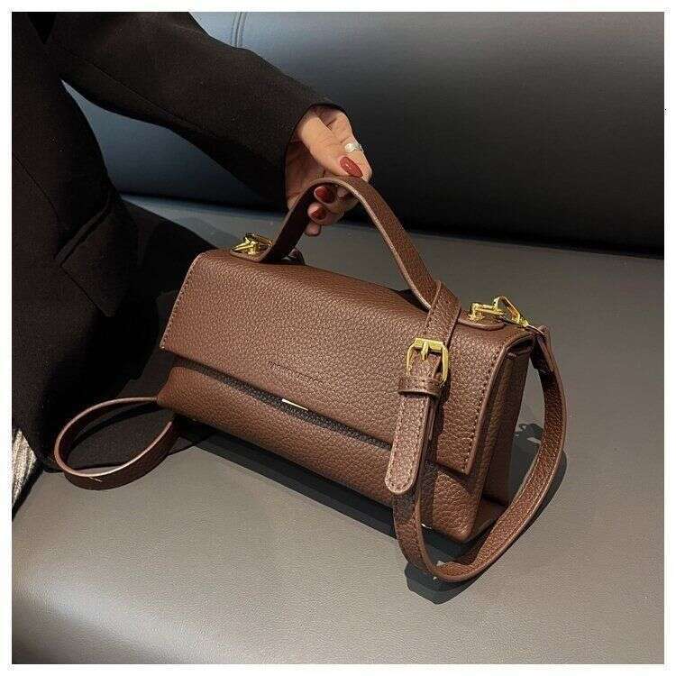 High grade for women 2025 new summer versatile green ins armpit fashionable crossbody small square bag trendy