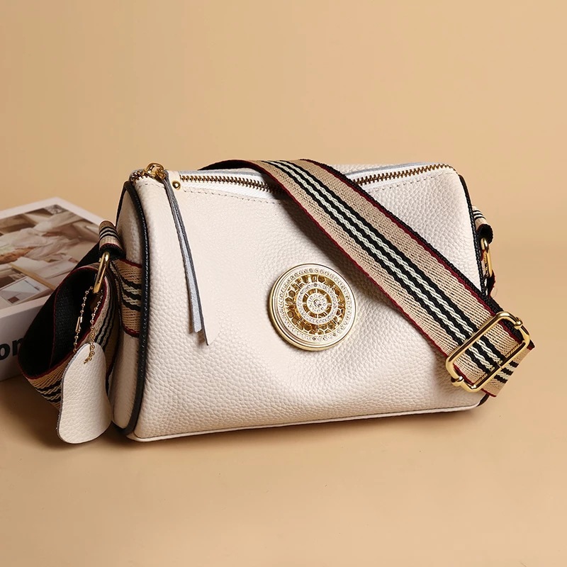 Top Quality And High-quality New Free Designer Bag 2025 New Minimalist Women's Large Capacity Sloping Shoulder Cowhide Soft Leather Small Square 