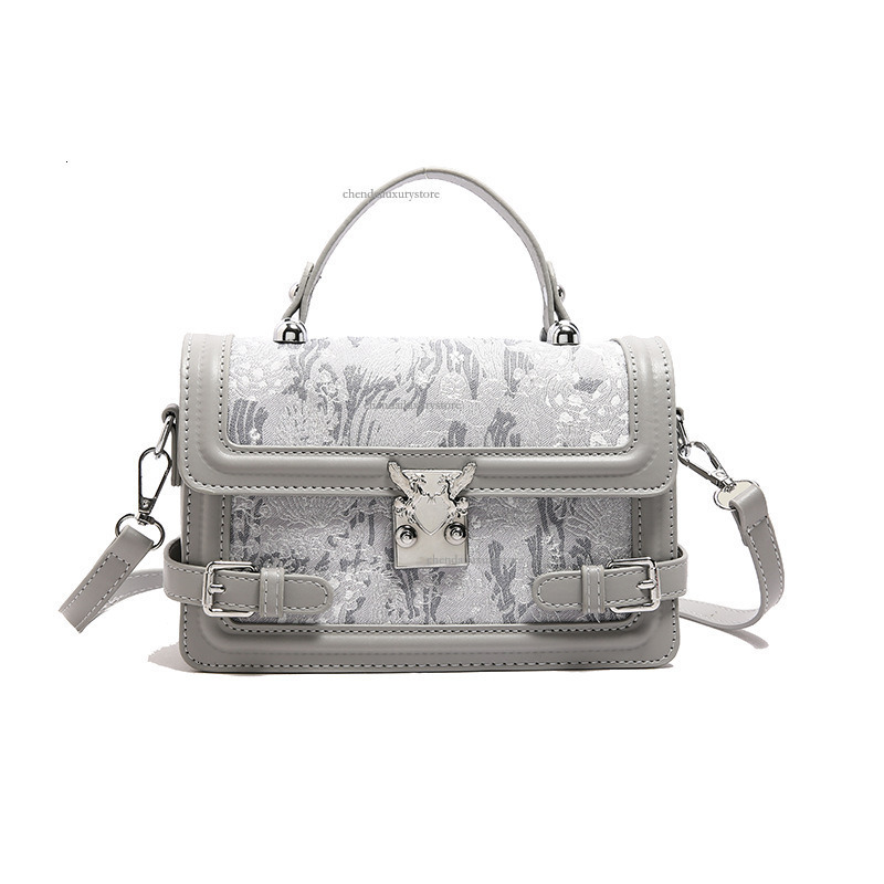 Women's Handbag Free Shipping Designer Bags New Retro Embroidery Small Square Bag Advanced Internet Trend One Shoulder Messenger Bag Fashion Shop