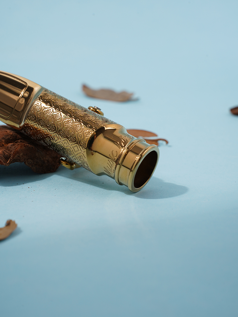 Vintage pure copper saxophone head alto head engraved with the beauty of the art of playing