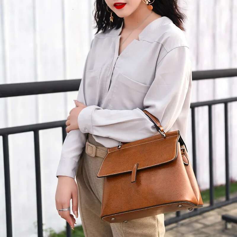 Fashionable Genuine Leather Women's 2024 New Korean Version Handbag Urban Simple Style Single Shoulder Bag