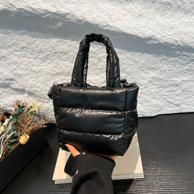 Free Delivery Designer Bag 2025 New Women's Bucket Autumn And Winter Simple Lightweight Down Cotton Jacket Casual Fashion Versatile Hand Held Cro
