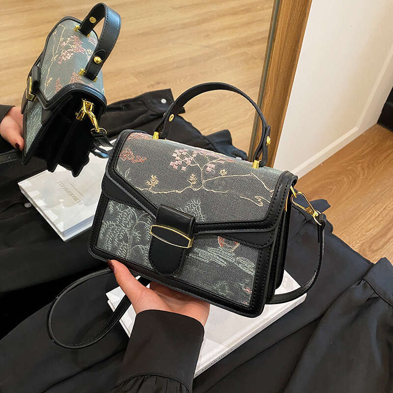 Small Niche Luxury Embroidered Women's Boston Bag, Spring Summer New Collection, Crossbody, Shoulder, Handbag, Trendy And High-End Small Square B
