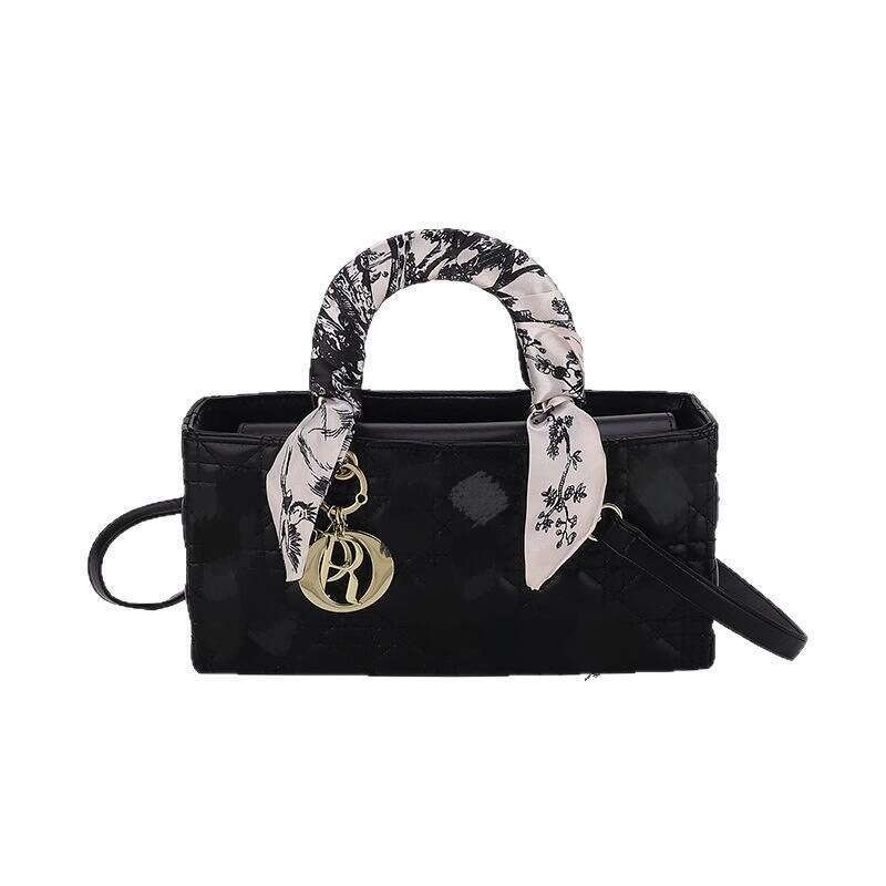 Classic Embroidered Diamond Grid Handbag, High-End Texture, Fashionable And Stylish Single Shoulder Bag, Versatile Crossbody Women's Bag