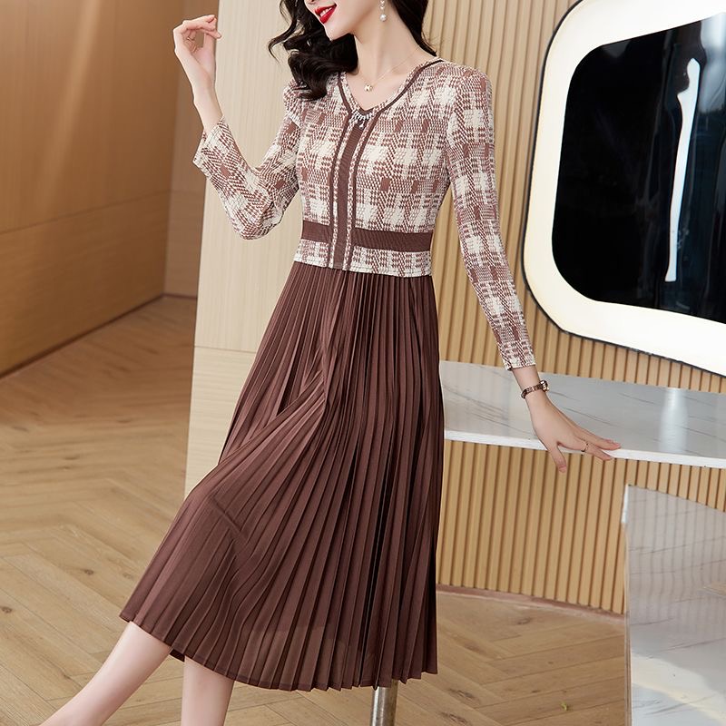 Large size women's 2025 dress new style fragrance waist temperament medium long skirt D02355