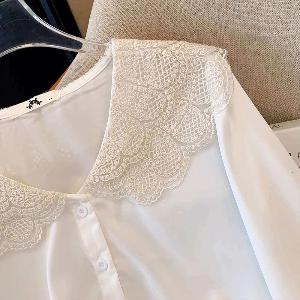 Plus-size Women's Fall Casual Commute Loose comfortable shirt White solid color simple doll collar button lace long-sleeved top