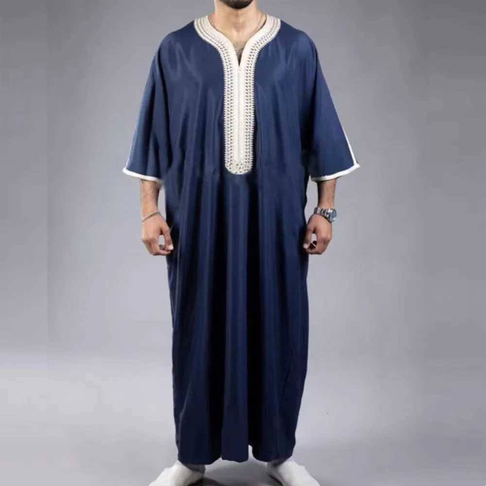 Traditional Muslim ethnic style mens long robe mens elegant robe regular round neck embroidered mens casual loose robe X250514