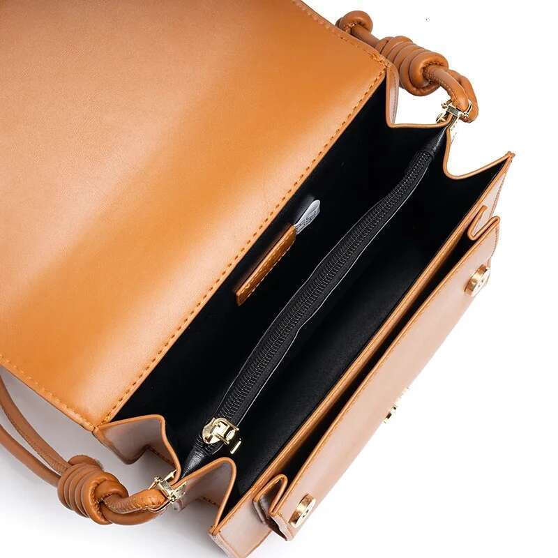 CH Letters Printing Design Crossbody High Fashion Versatile Commuter Premium Sense Women's Casual Shoulder Bag