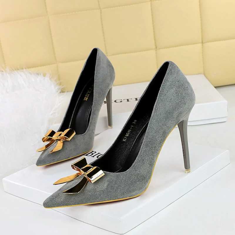European American Style Banquet High Heels Thin Heels Shallow Mouth Pointed Toe Suede Bow Metal Buckle High Heels Single Shoes W250514