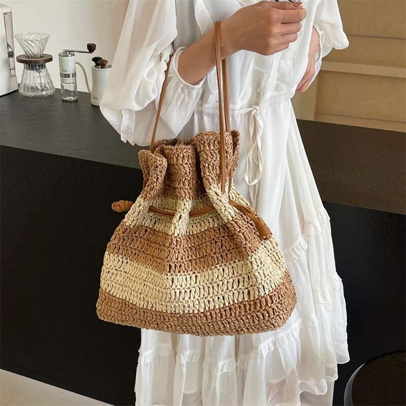 Bohemia Style Shoulder Handmade Grass Crossbody Bag Leisure Vacation Beach Women's Woven Bucket Handbag