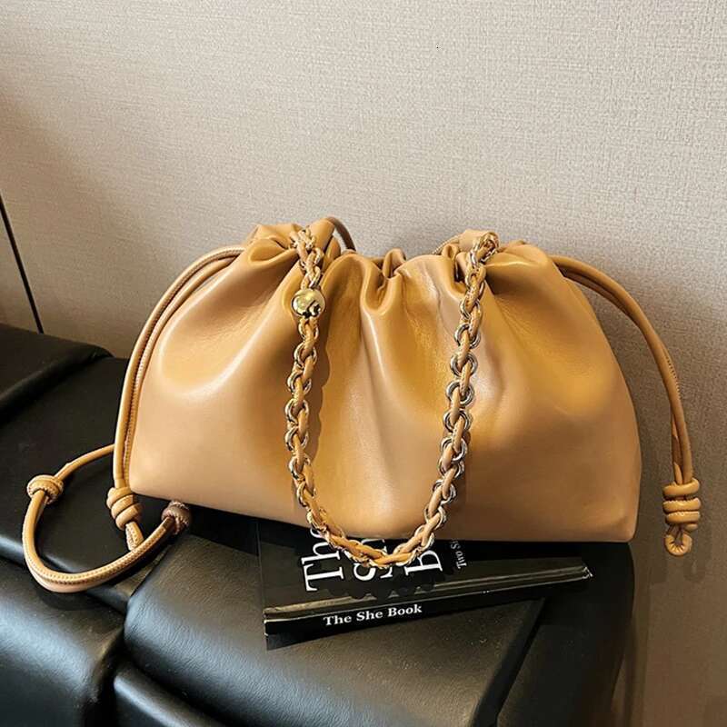 Brand Drawstring Crinkled Leather Simple Cloud Chain Handbag Pleated Multi Functional Commuting Fashion Shoulder Bag