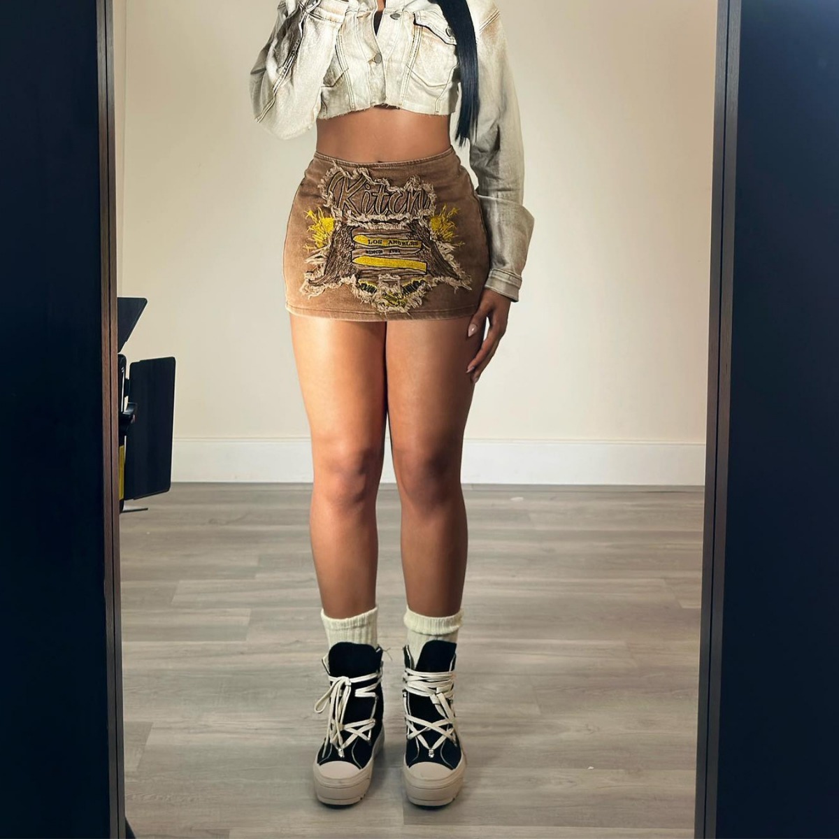 HR88015 Fashion Womens Clothing Patch Embroidered Zipper Skirt Short Skirt