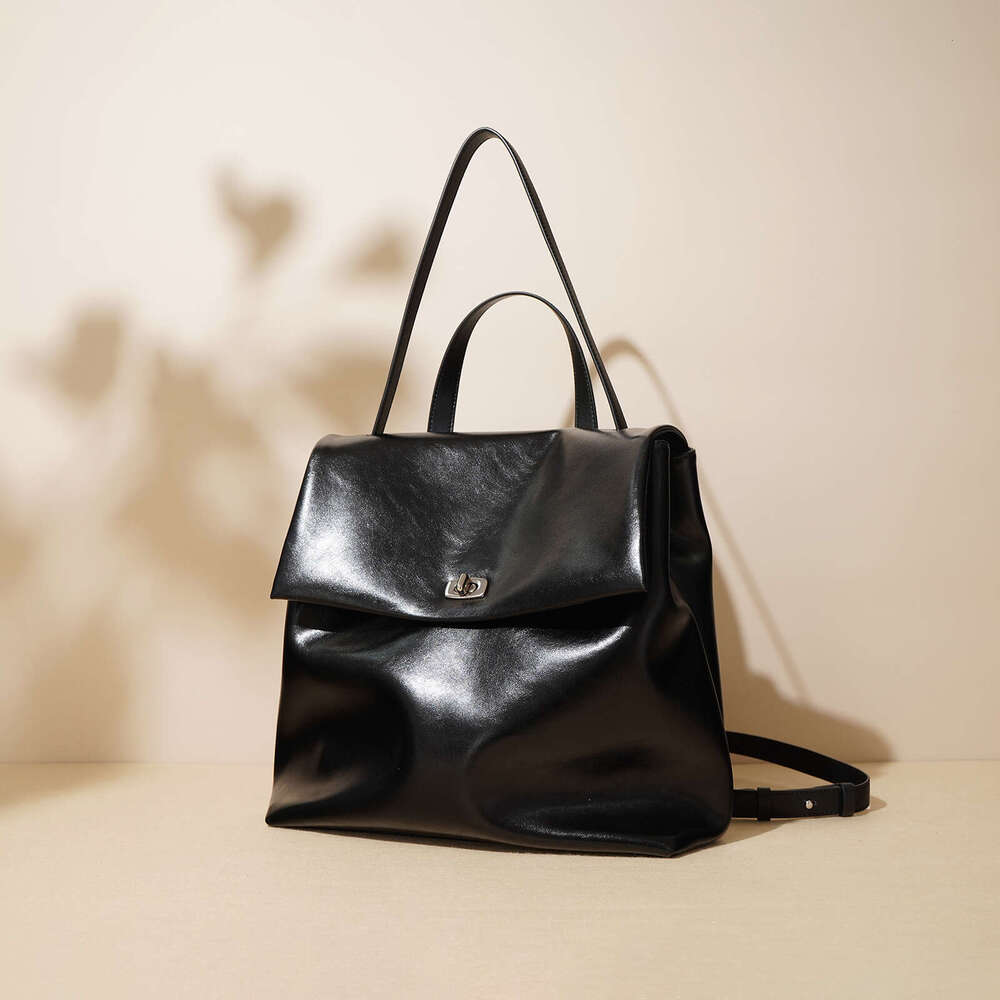 Texture Leather 2025 New Solid Color Backpack Women's College Student Short Distance Travel Bag