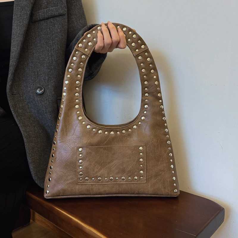 Shoder Underarm BagFemale Girl Motorcycle BagWaxed Leather Simple Design Style Large Capacity Pocket Tote Bag Z250514