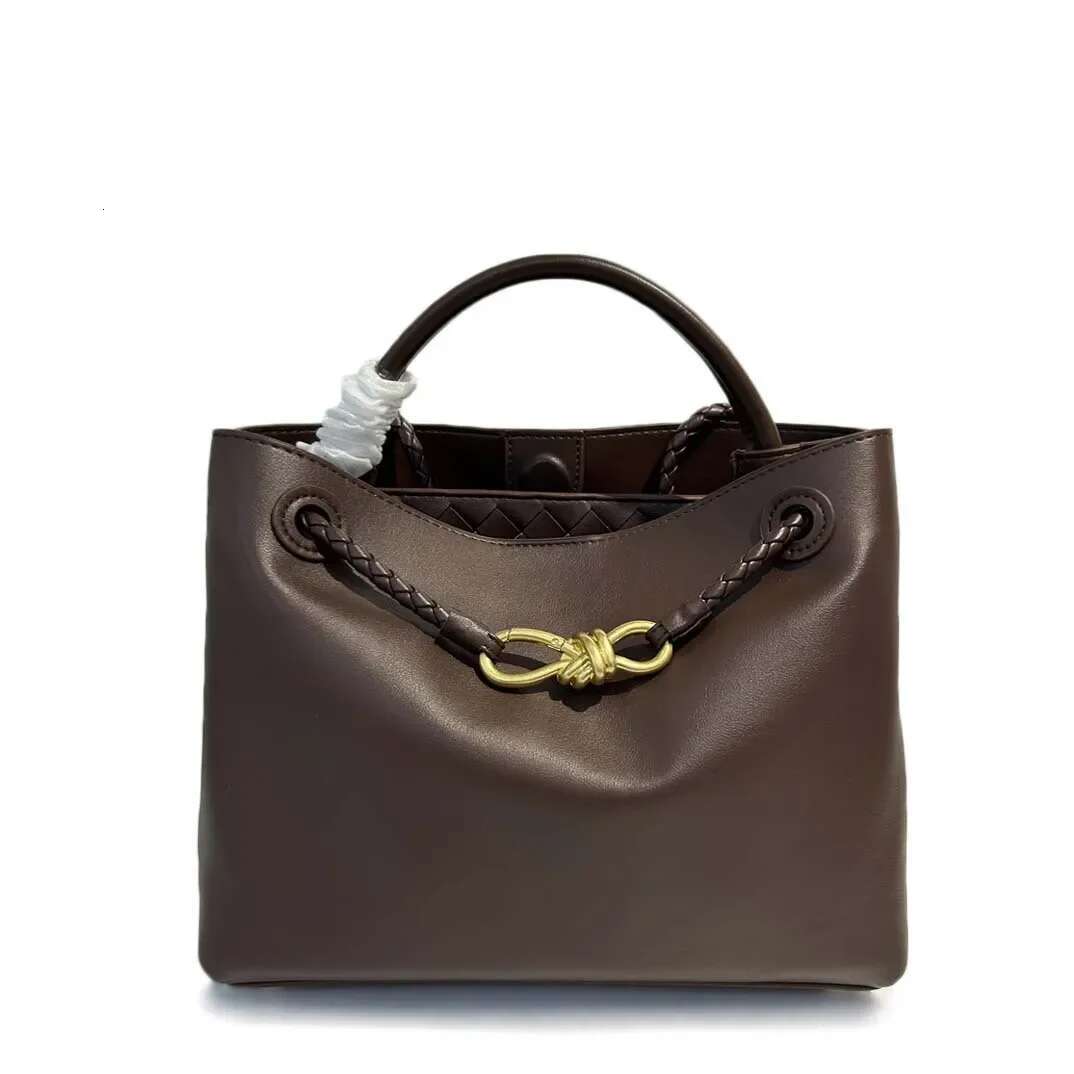 2024 Autumn/Winter New Large Capacity Women's Crossbody Flat Surface Genuine Leather Shoulder Bag Metal Buckle Handbag