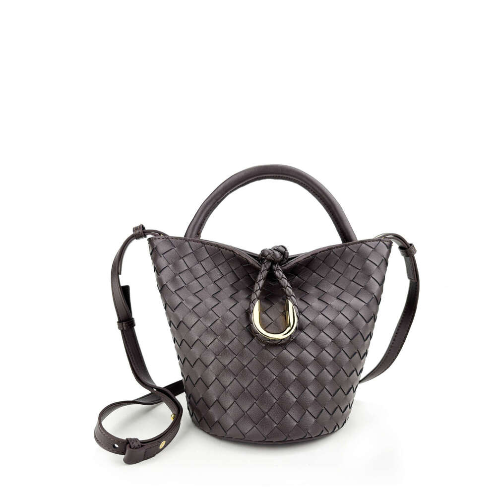 New One Shoulder Bucket Handbag Fashion Versatile Diagonal Cross Leather Women's Bag