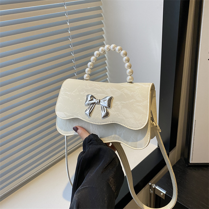 Free Delivery Designer Bag 2025 Fashion Pearl Handheld Stylish Solid Color Design Fresh Butterfly Texture Crossbody Bag Luxury Bag