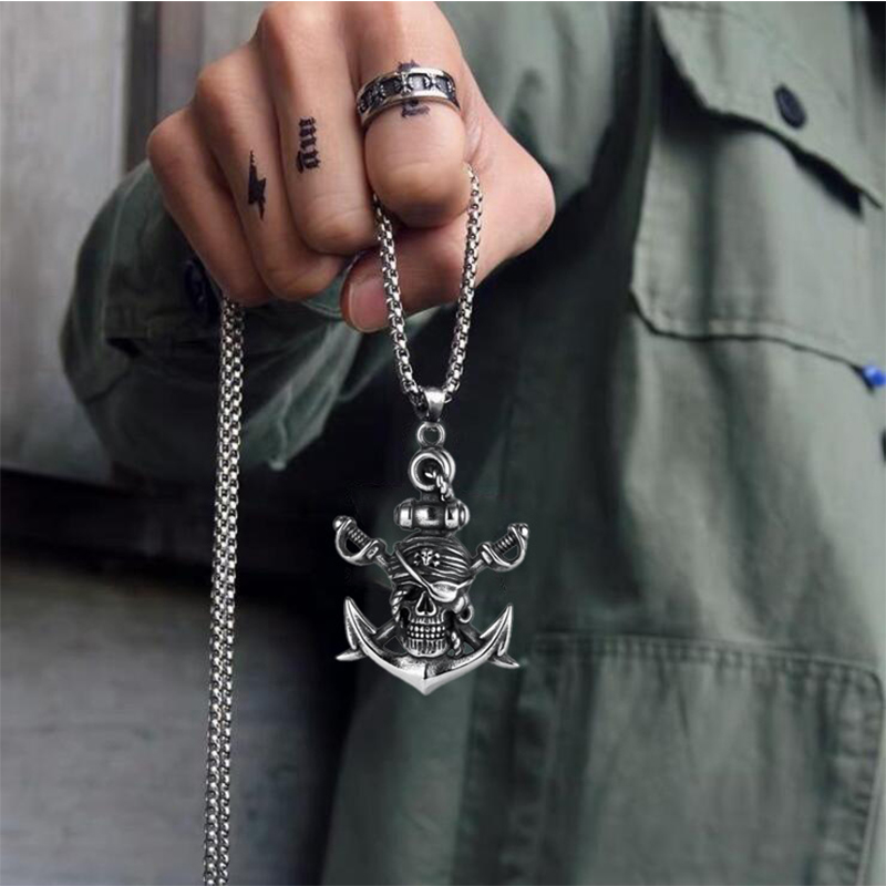 Hip hop retro style, high-quality lifestyle fashion, personalized trendy and cool pirate head necklace, collarbone chain