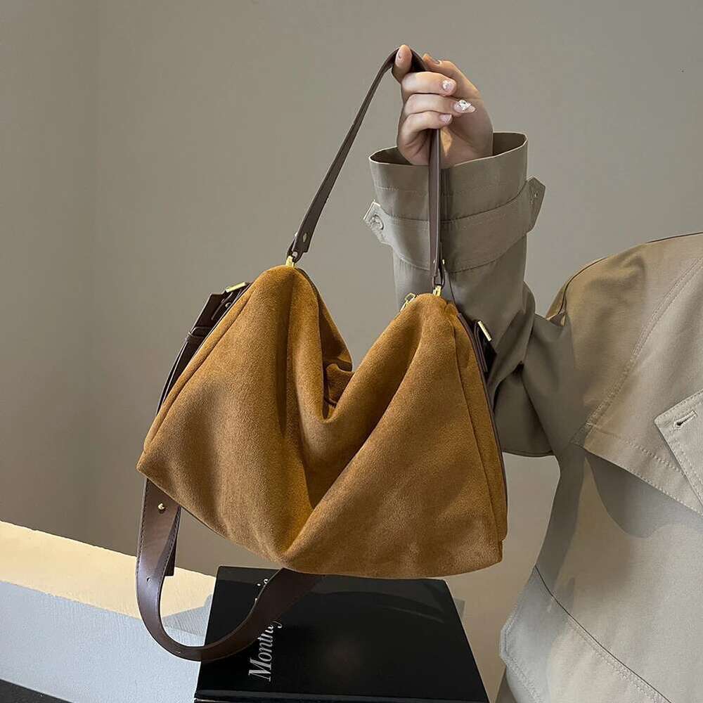 Women Suede Tote Large Capacity Shoulder Adjustable Strap Crossbody Slouchy Bag Daily Casual Fashionable Shoppingbag