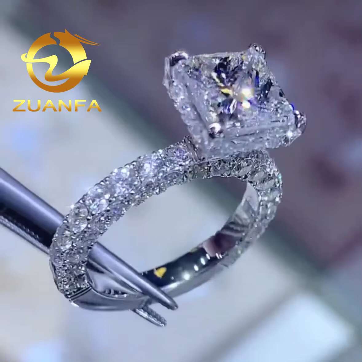 Delicate Women Ring Jewelry VVS White Gold Moissanite Diamond Ring GRA Certificate Engagement Rings Moissanite Ice Out