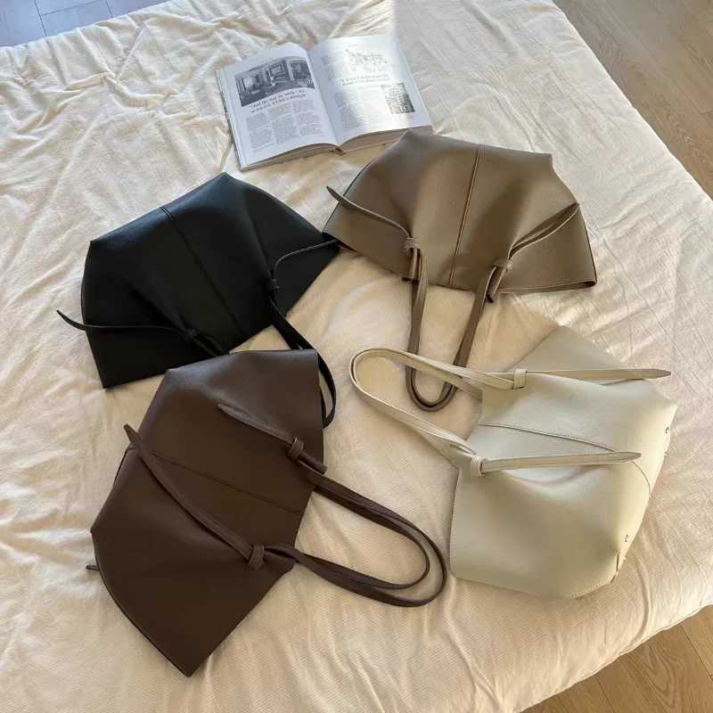 Large Capacity Shoder Tote Wen Fi Strap Design Cmuter Storage Bag Hand-held Wing Bag Underarm Bag Including Inner Bag Z250514