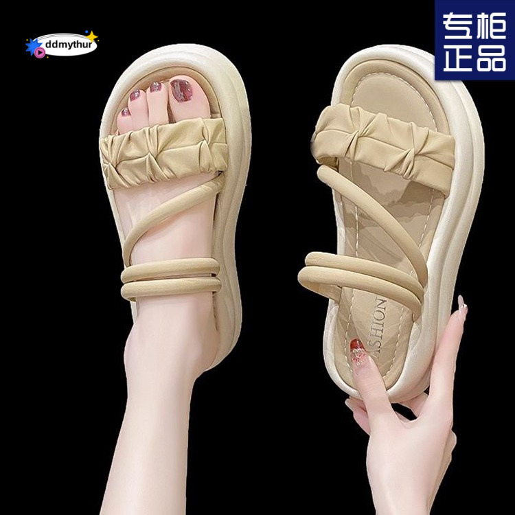 Sandals poop like feel for women in summer, paired with a fairy style dress and 2025 summer new item, two on soft soled slippers, trendy ddmythur