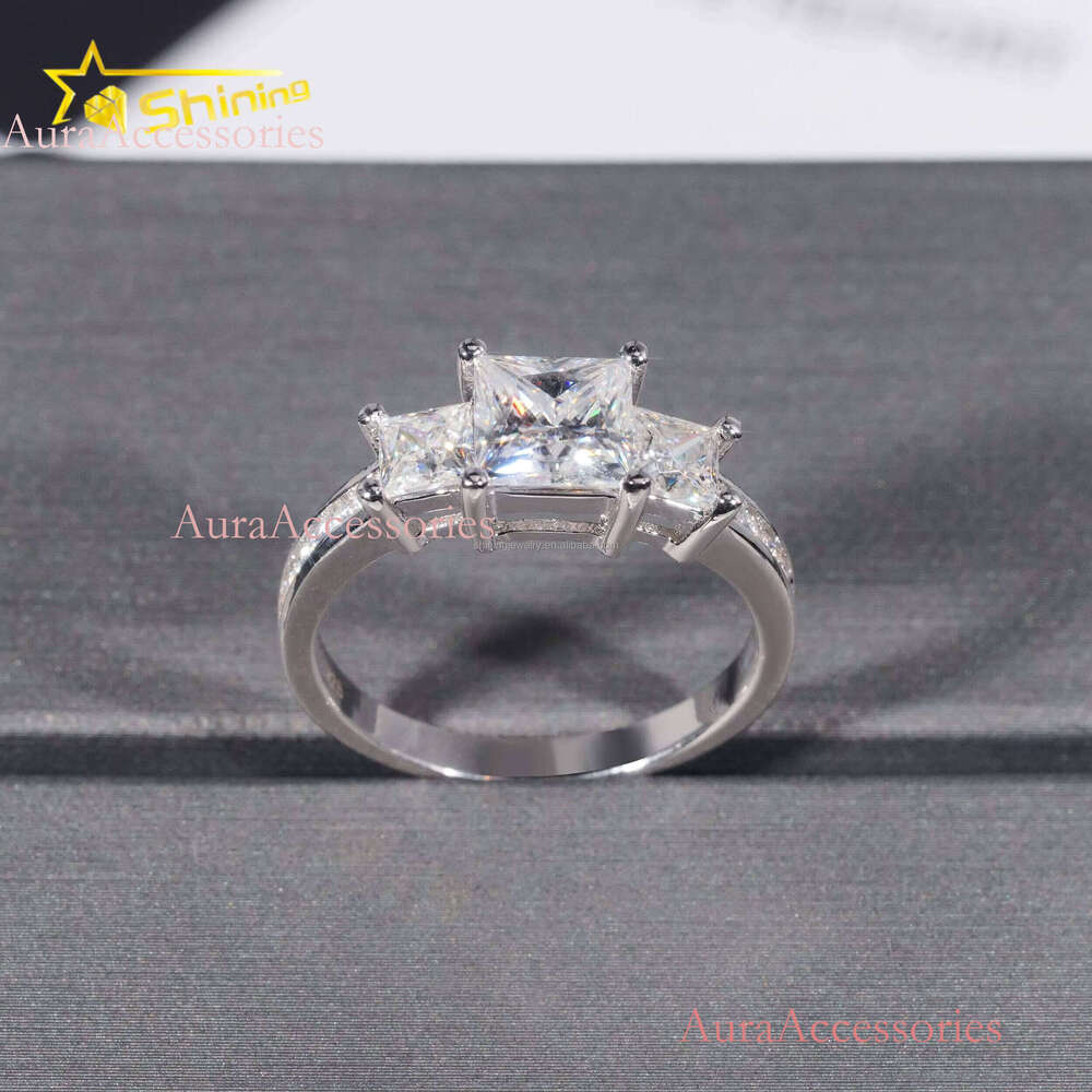 GRA Certificated Three Stones Design Solid Sier Princess Cut Moissanite Ring Custom Engagement Wedding Rings for Women