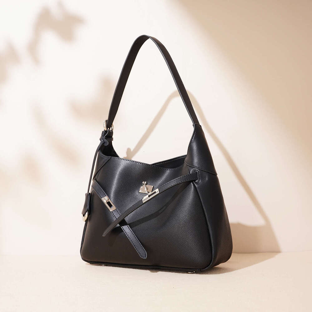 2025 Autumn And Winter New Single Shoulder Crossbody Leather Niche Design High-End Fashion Simple Women's Armpit Bag
