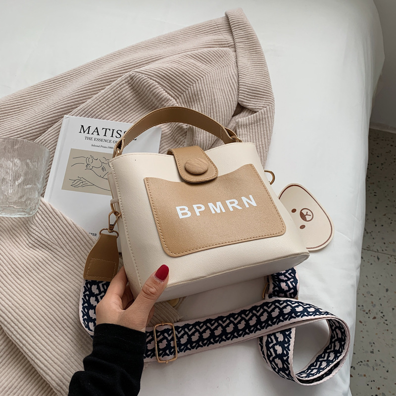 Free Delivery Designer Bag This Year's Popular Small For Women's Autumn 2025 New Trendy And Fashionable Leisure Broadband Crossbody One Shou