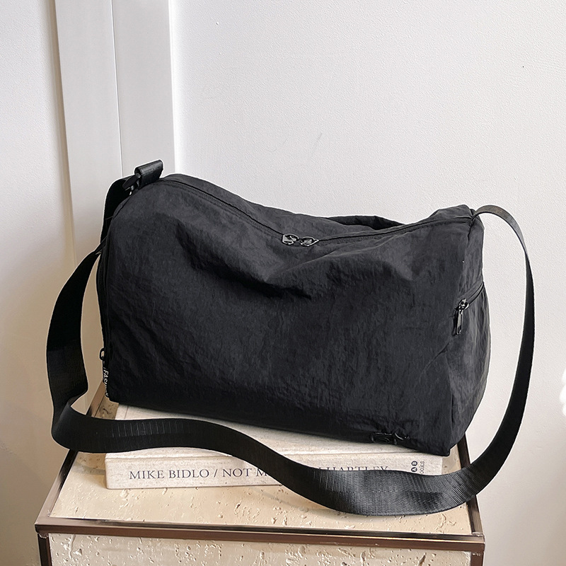 Free Delivery Designer Bag Korean Version Fashionable Lightweight Simple Casual Large Capacity Single Shoulder Crossbody Casual Autumn New High End To