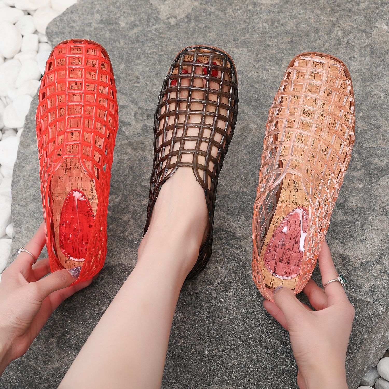 Designer single footed beach crystal jelly sandals, hollow flat hole comfortable shoes, 2025 Korean version women's casual shoes