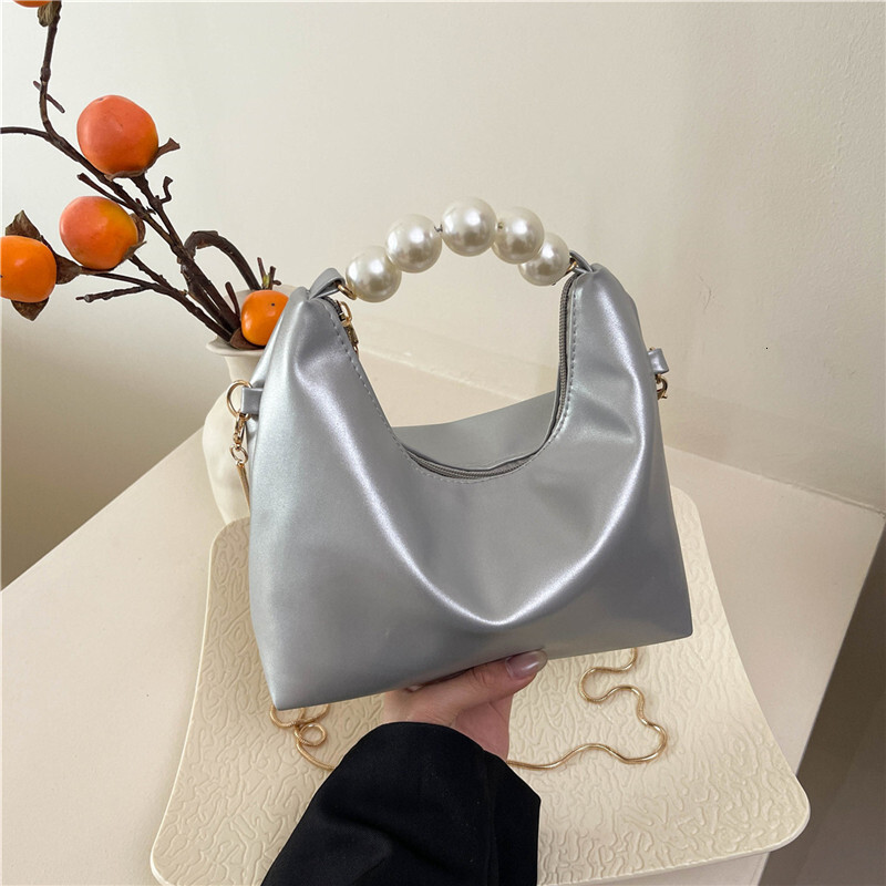 Small Highend Pearl Handbag Women's 2025 New Mini Chain Shoulder Crossbody Small Bag New Free Delivery Designer Luxury Bag Bag Dumpling Bag